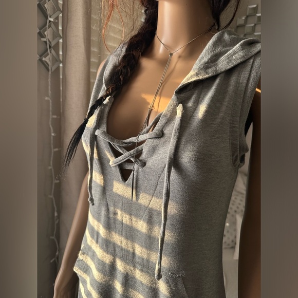 BCBGeneration Gray Shorts Romper Size XXS - Picture 5 of 11